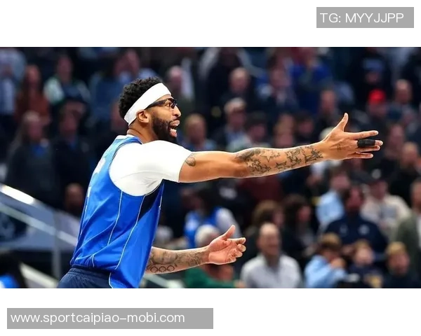 克莱首次替补出战独行侠生涯79场比赛前经历勇士替补生涯转折